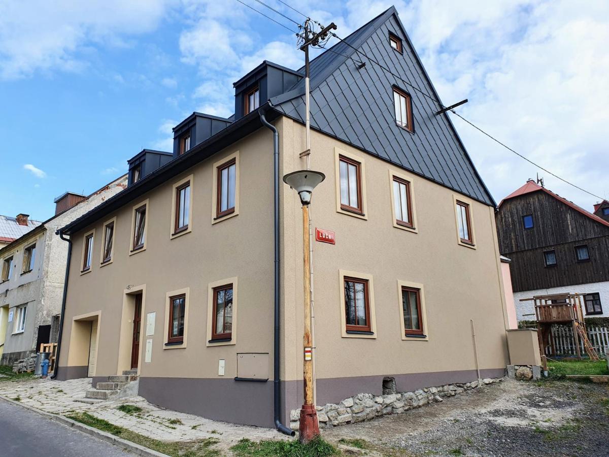 Apartmany U Muzea Horní Blatná エクステリア 写真